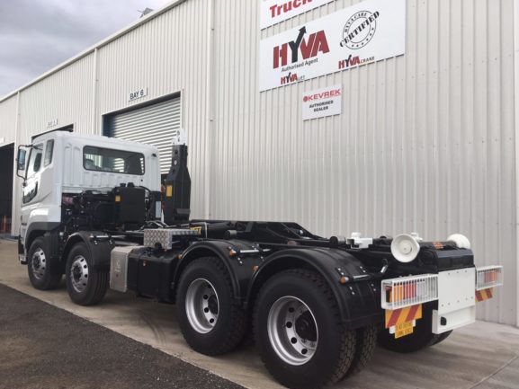 This 20 tonne Hooklift we completed for Daimler Laverton, has large 80mm piston rods which guarantee to pick up the heaviest loads quickly and safely.