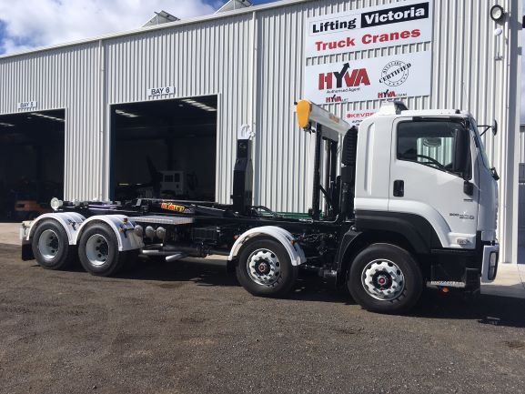 Pictured is a Hyva 20-57 Hooklift fitted to an Isuzu 8×4 cab chassis. This was our very first to be fitted with the new Hyva Tarp System.