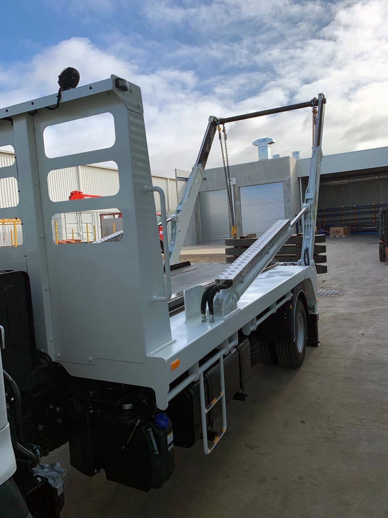 hyva-6-tonne-skip-loader-lvtc-transport-equipment